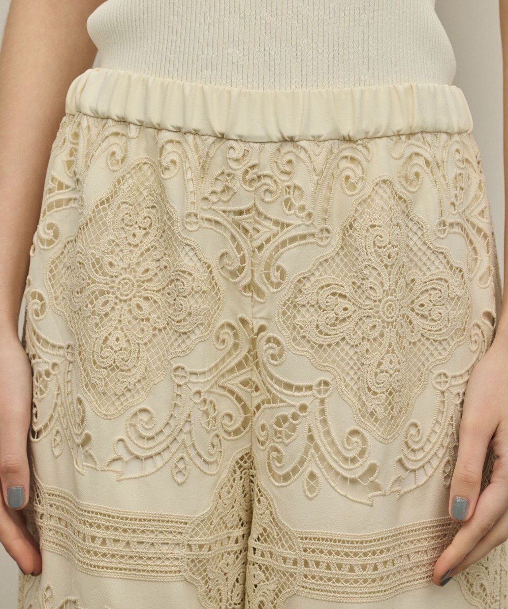 GRACE CONTINENTAL パネル刺繍パンツ 