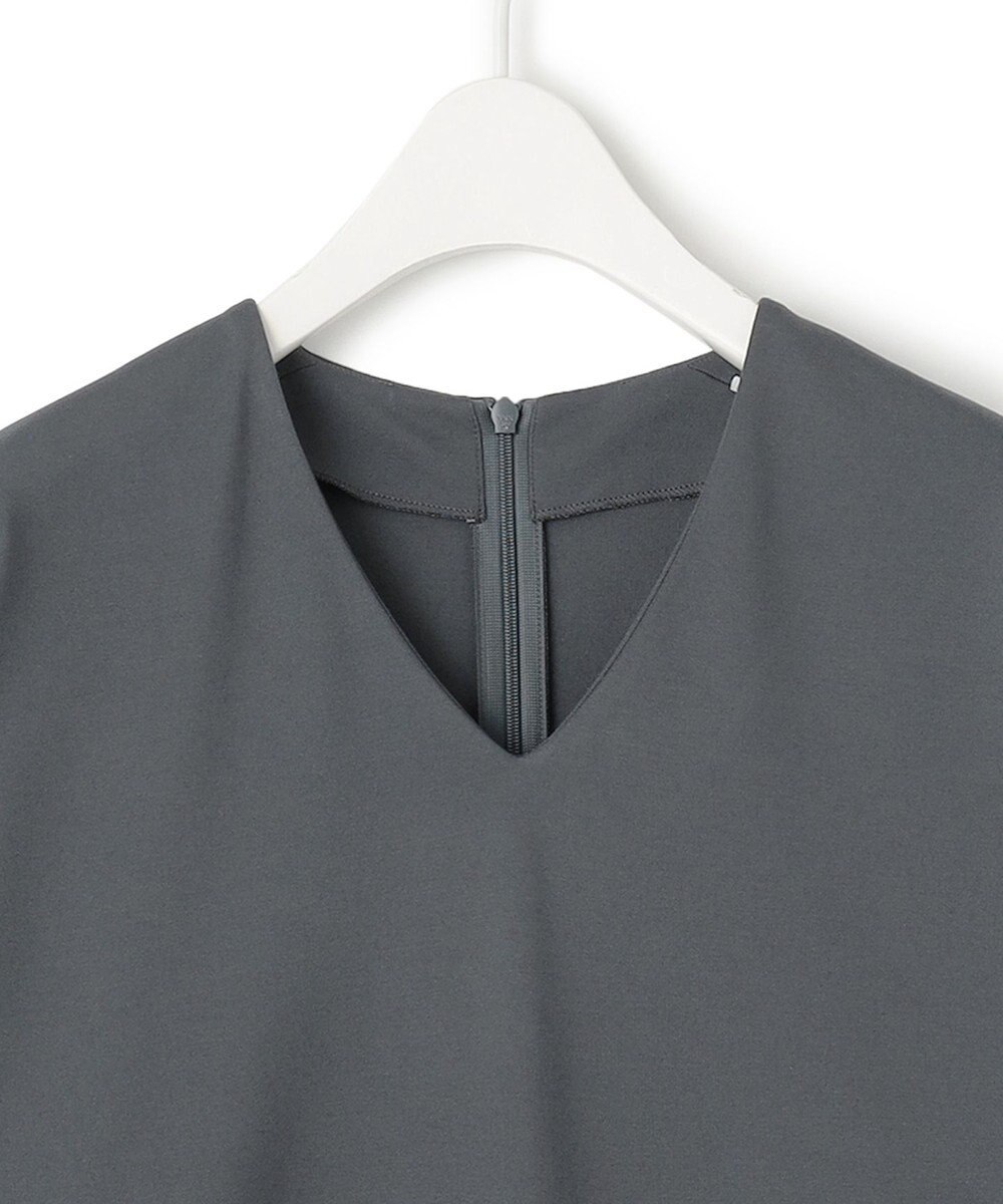 ICB 【WEB限定・洗える】ストレッチポンチ Vネックワンピース 