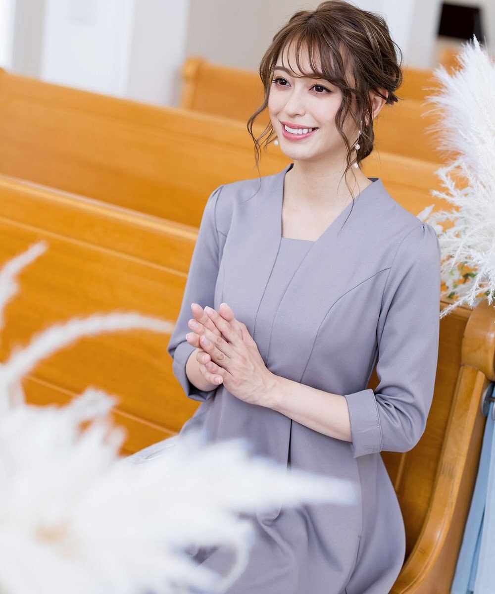 Tiaclasse 【洗える】裾に向かってエレガントに広がる美光沢フレアワンピース 