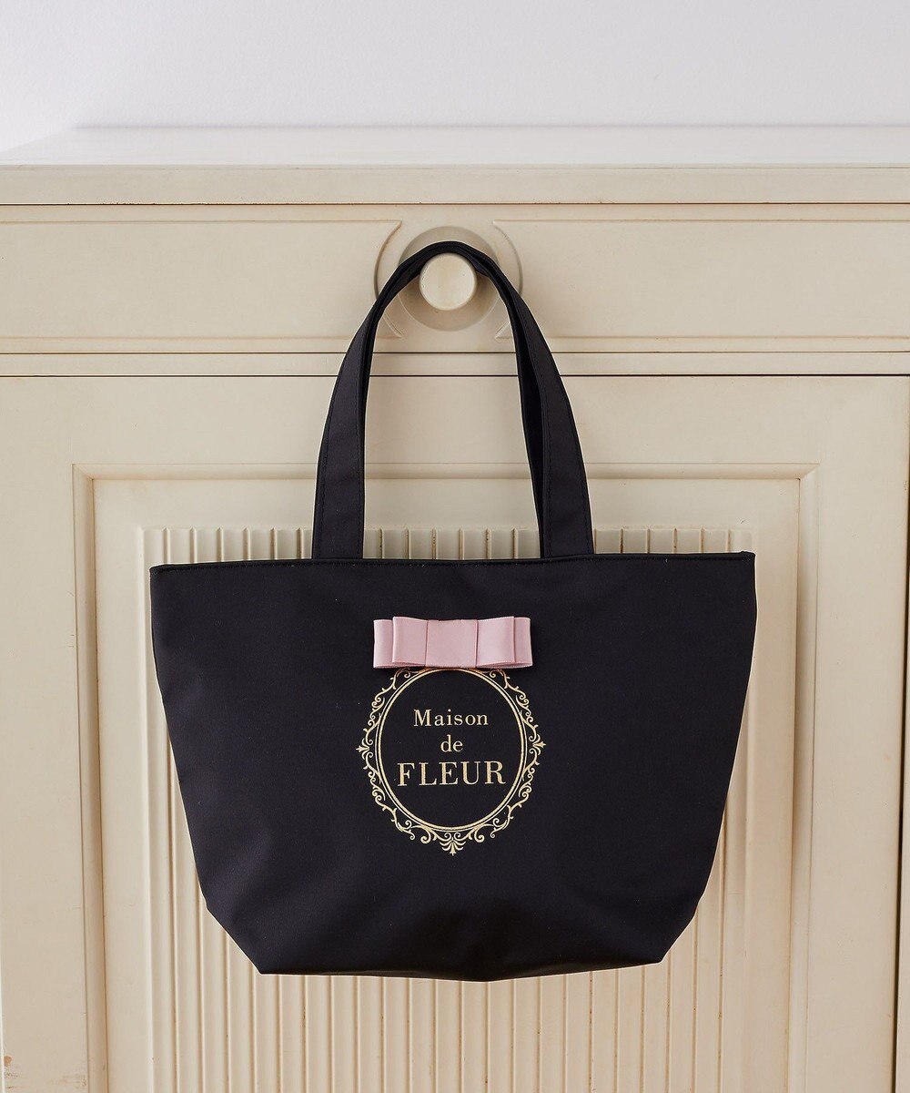 Maison de FLEUR EC限定フレームロゴサテンバッグ 