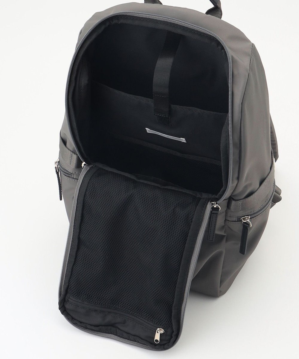 ICB 【人気のため新色追加・A4サイズ収納可・撥水】８ポケットナイロンリュック 