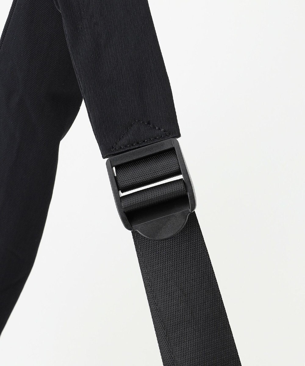 LA BAGAGERIE 【maison vert】 【トラベルにぴったり！】メニーポケットボディショルダーバッグ 