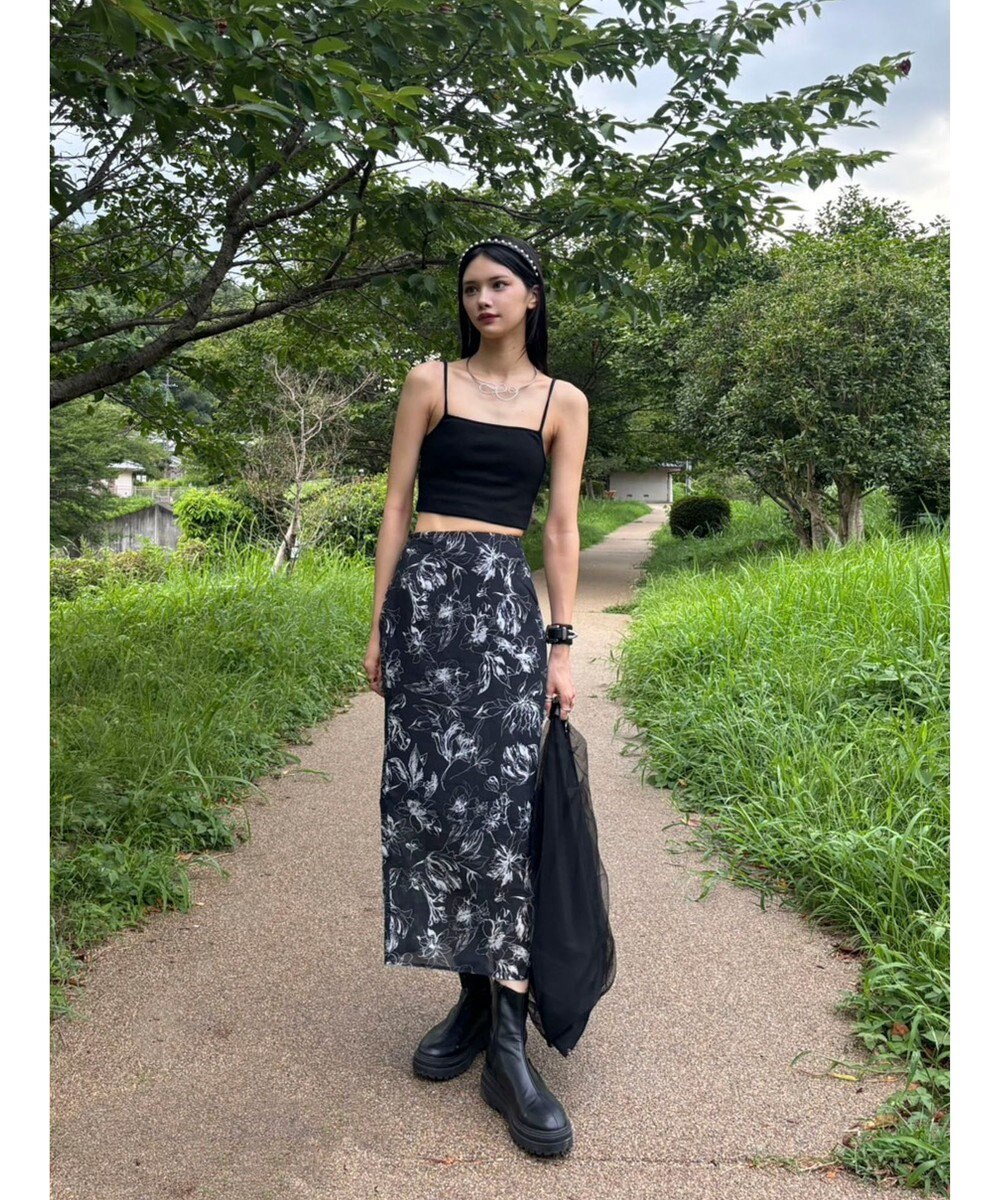 Green Parks モノトーンフラワータイトスカート 