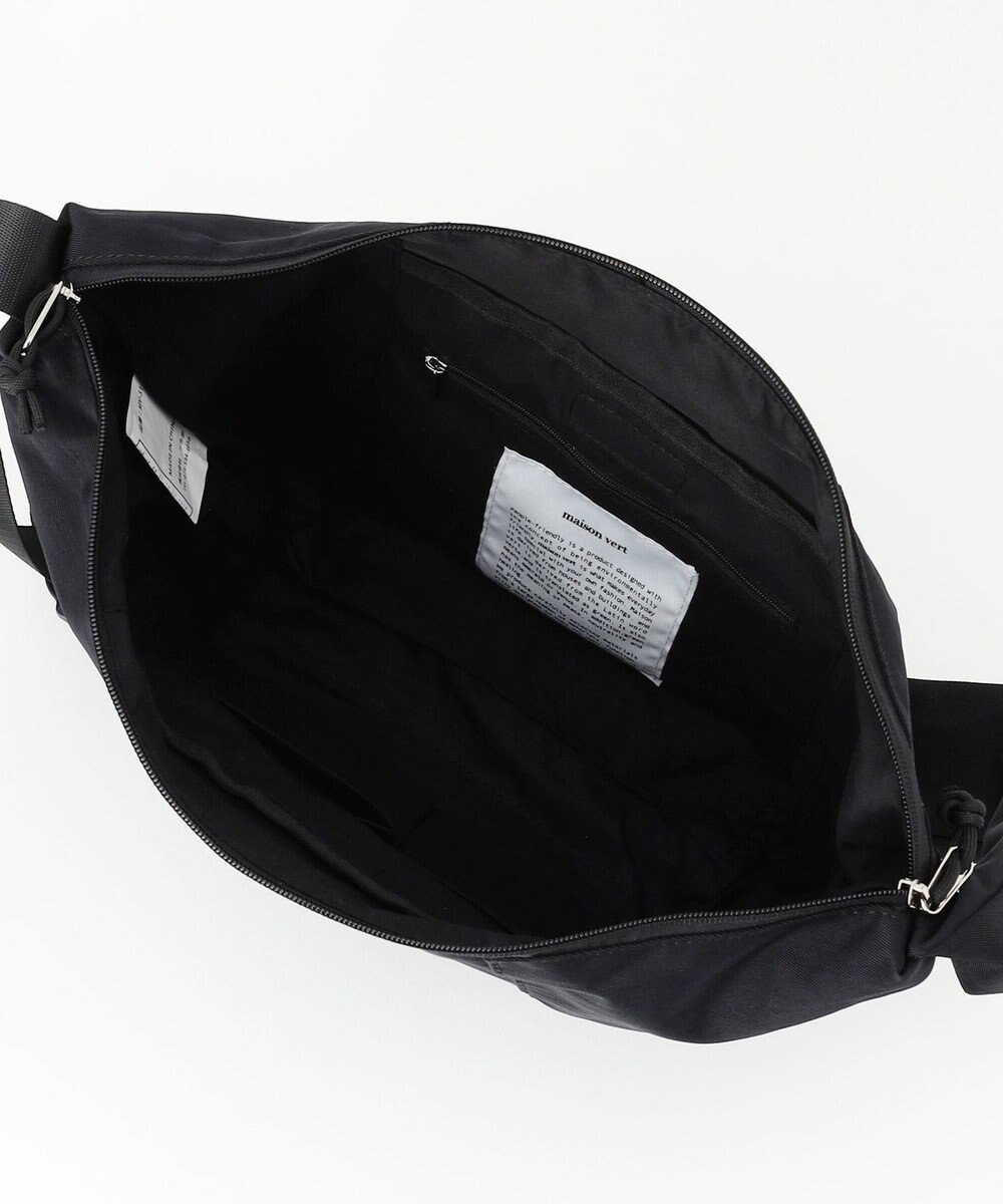 LA BAGAGERIE 【maison vert】 【トラベルにぴったり！】メニーポケットボディショルダーバッグ 