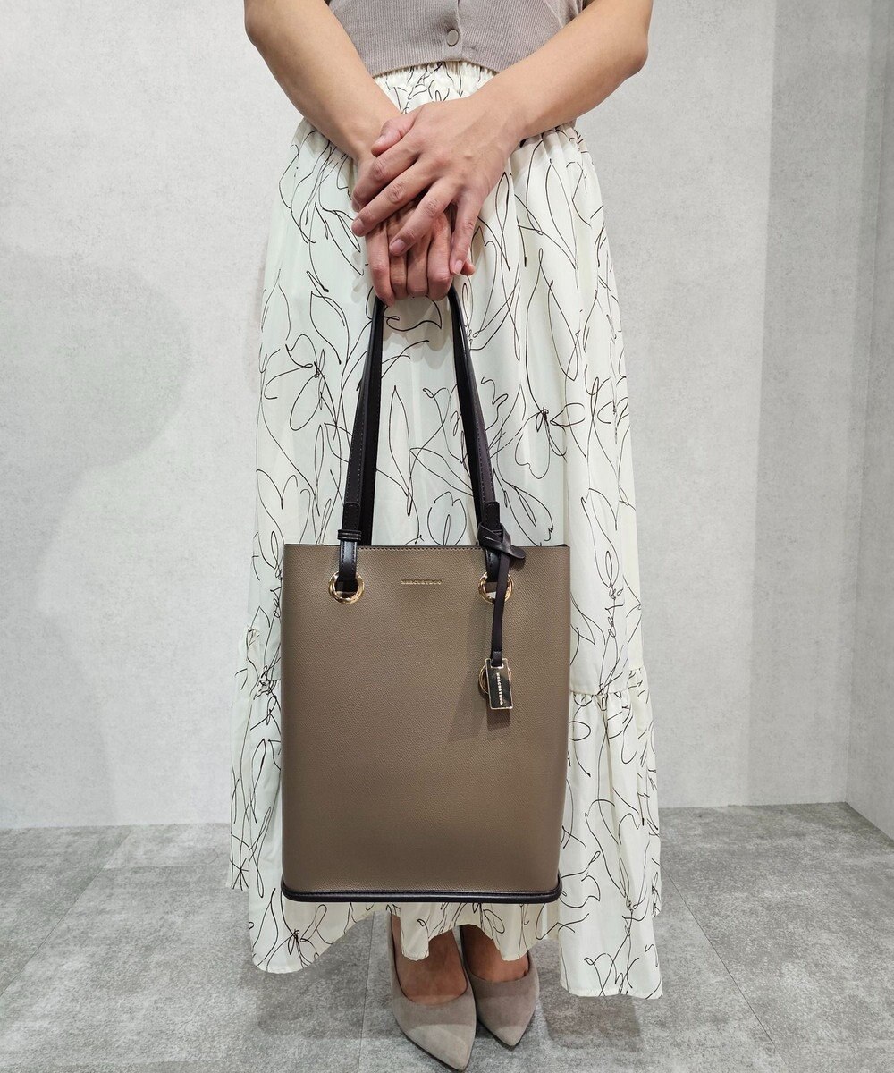 style code 【MERCURYDUO/マーキュリーデュオ】メタルアイレット　縦長トートバッグ 推し活ラージバッグ 縦長ショルダーバッグ 