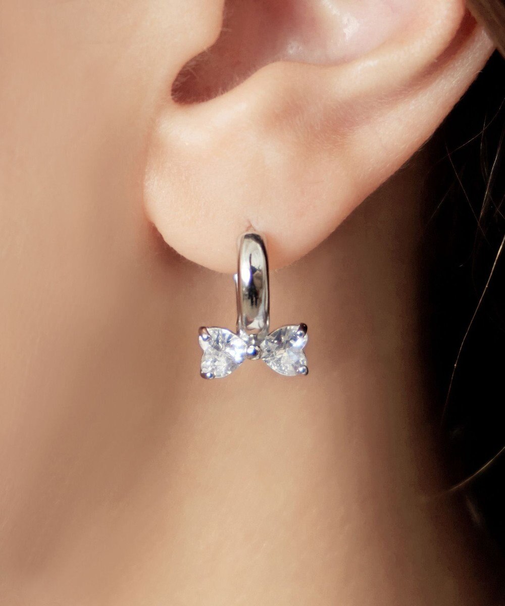 Tiaclasse 【金属アレルギー対応・選べる2タイプ】クリスタルリボンピアス 