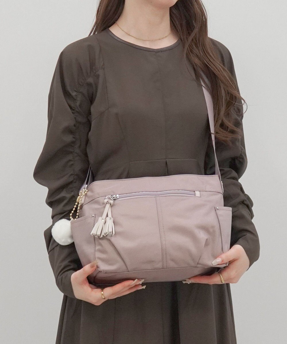 ACE BAGS & LUGGAGE kanana project collection タッセル-e ショルダーバッグ 横 68872 