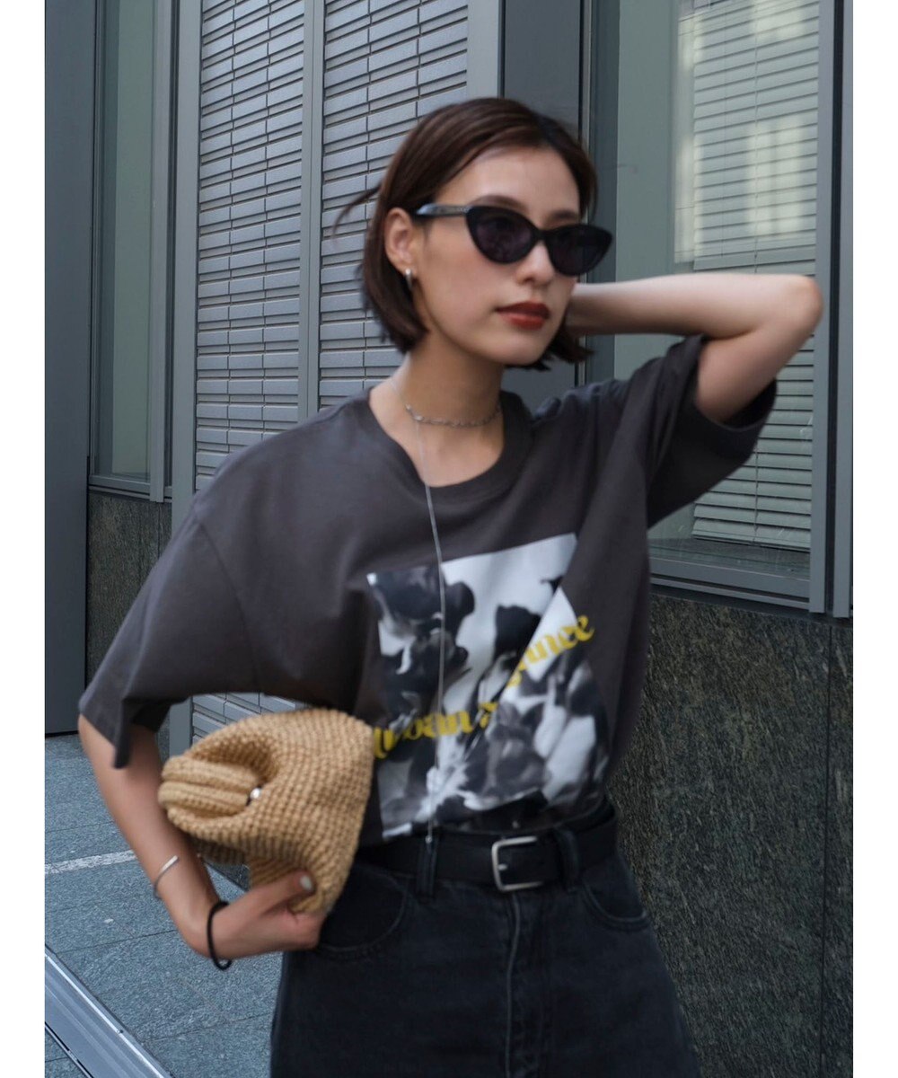 Green Parks レトロフラワーロゴ入りプリントＴシャツ 