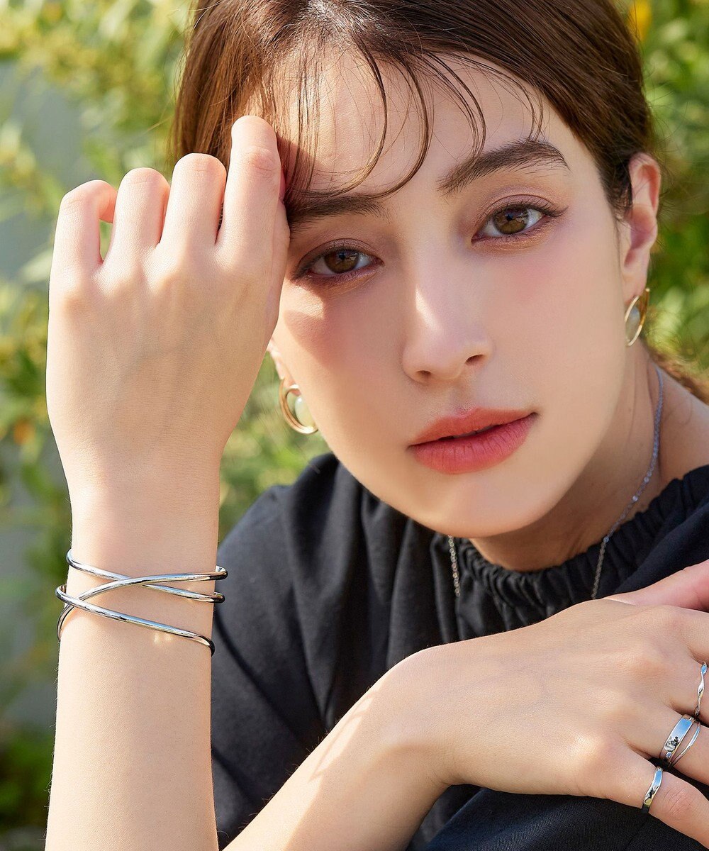 Tiaclasse ワイドクロスバングル 