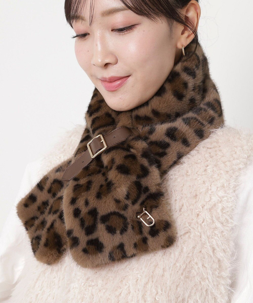 MOONBAT FURLA（フルラ）ベルト差し込みファーティペット アーチロゴ フェイクファー 