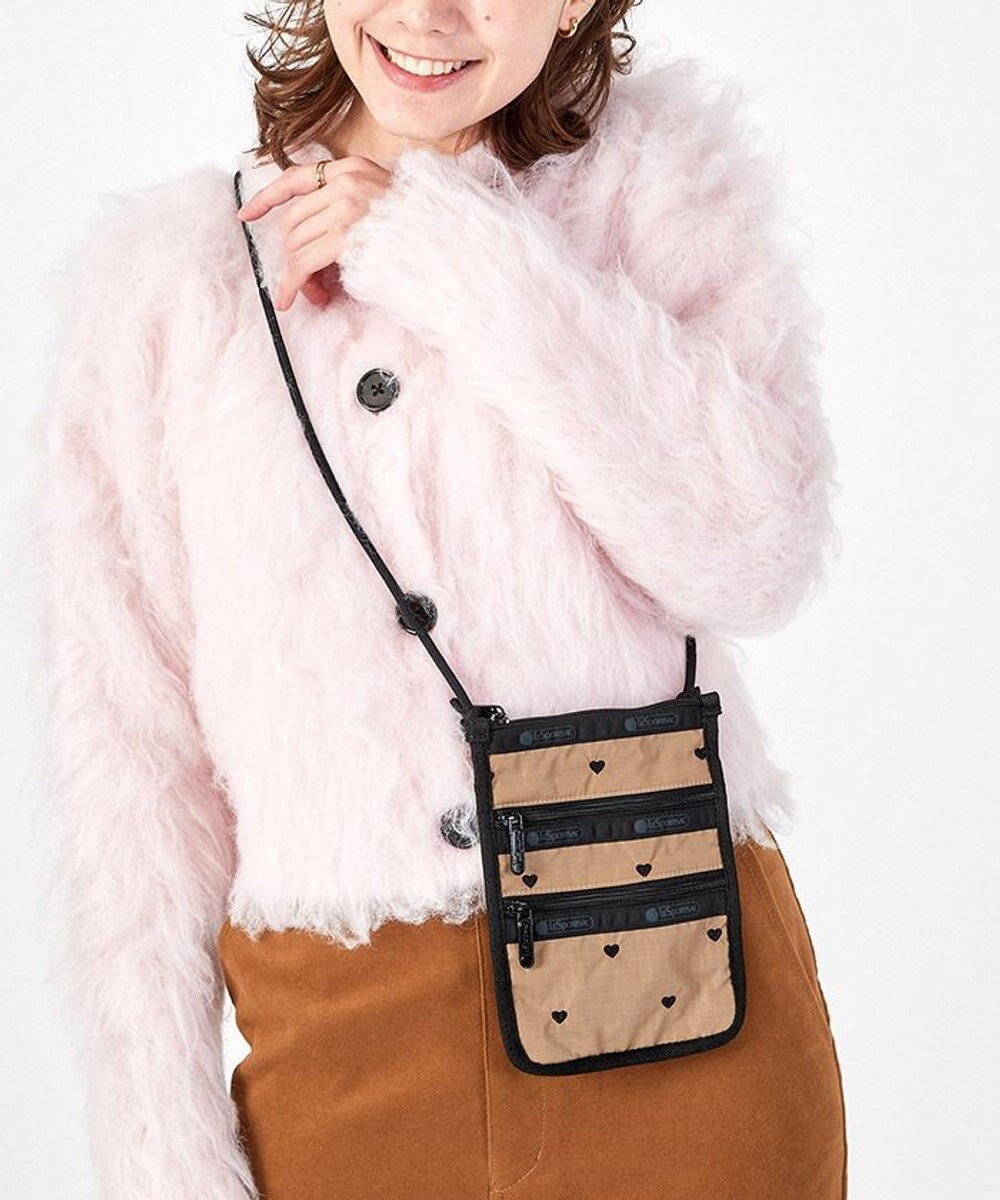 LeSportsac CROSSBODY PHONE BAG/モカブラックハートエンブロイダリー 
