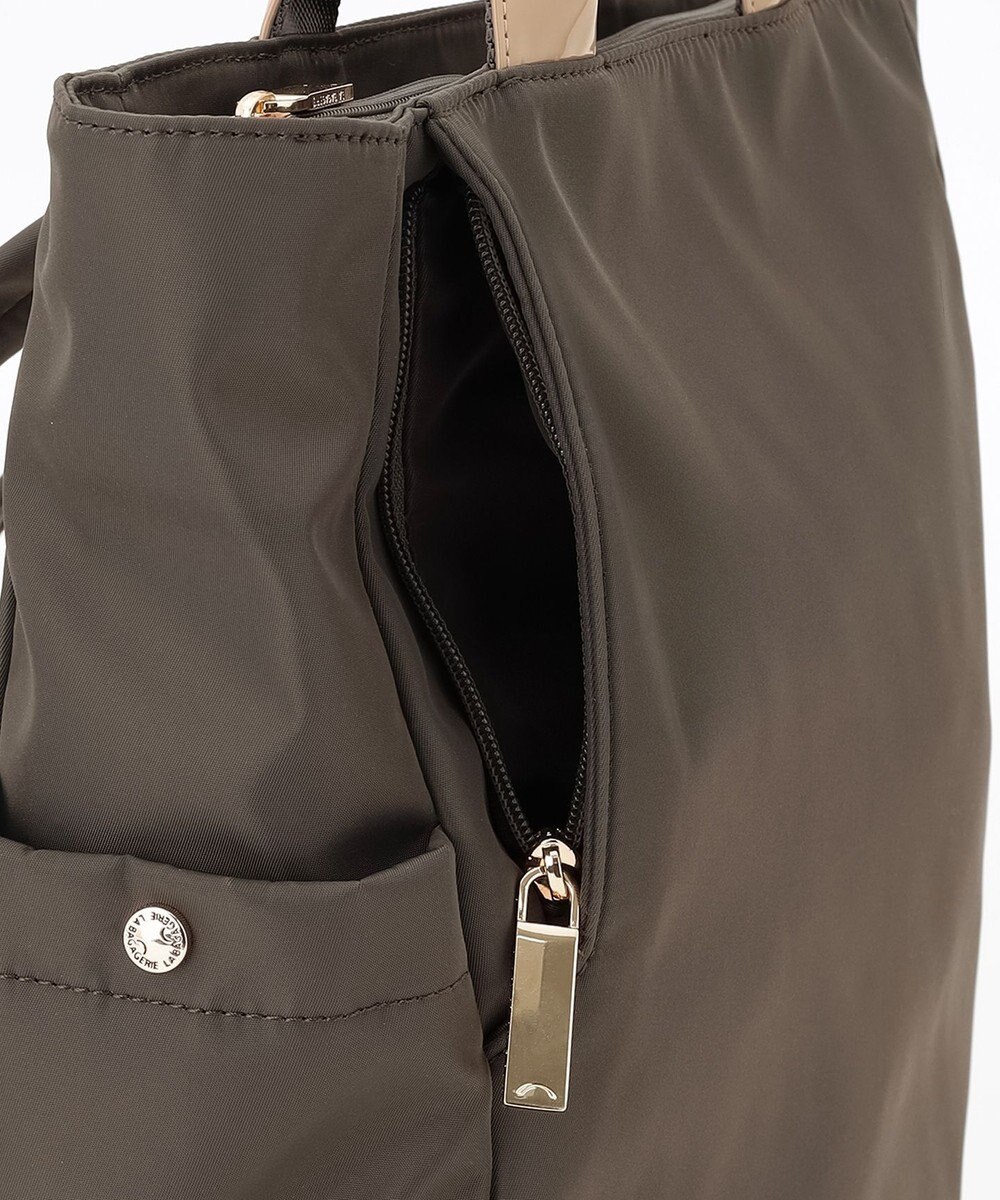 LA BAGAGERIE ツイルナイロン×エナメル リュックサック 