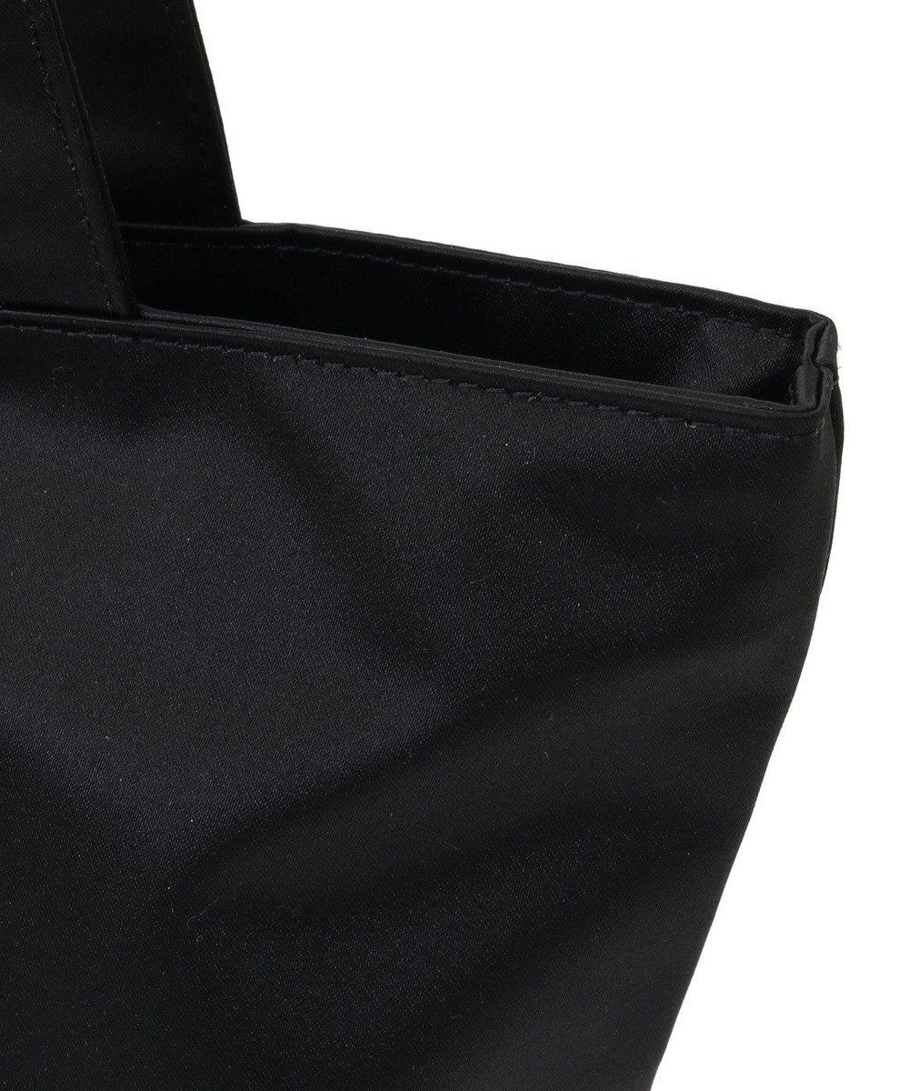 Maison de FLEUR EC限定フレームロゴサテンバッグ 