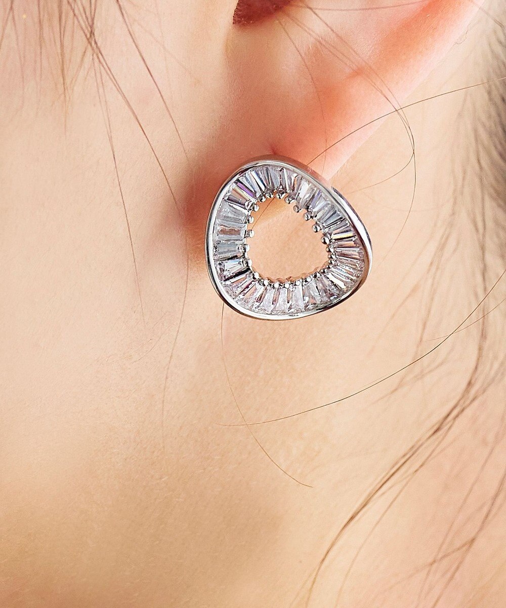 Tiaclasse 【金属アレルギー対応】ウェーブサークルピアス 