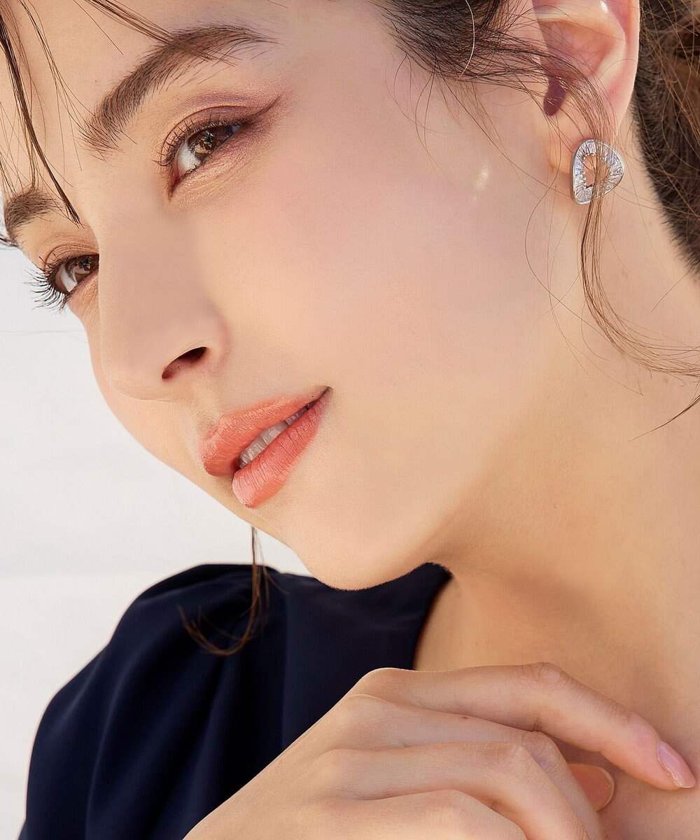 Tiaclasse 【金属アレルギー対応】ウェーブサークルピアス 