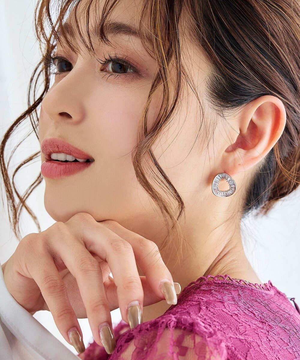 Tiaclasse 【金属アレルギー対応】ウェーブサークルピアス 