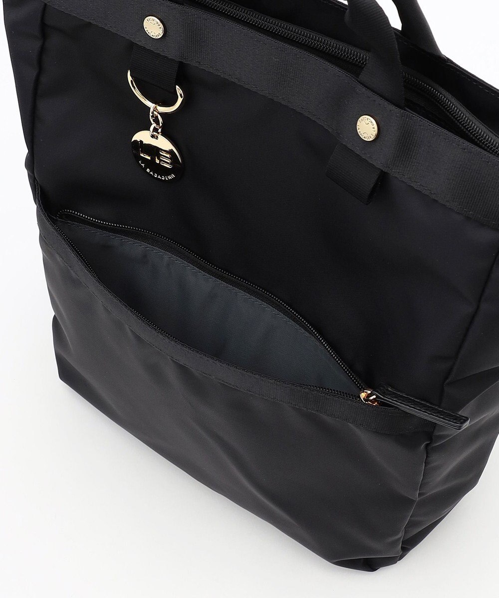 LA BAGAGERIE チャーム付き　ナイロンリュック 