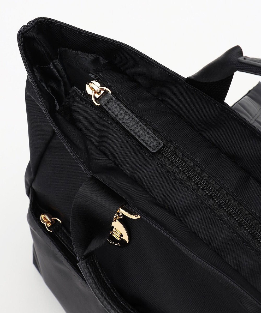 LA BAGAGERIE チャーム付き　ナイロンリュック 