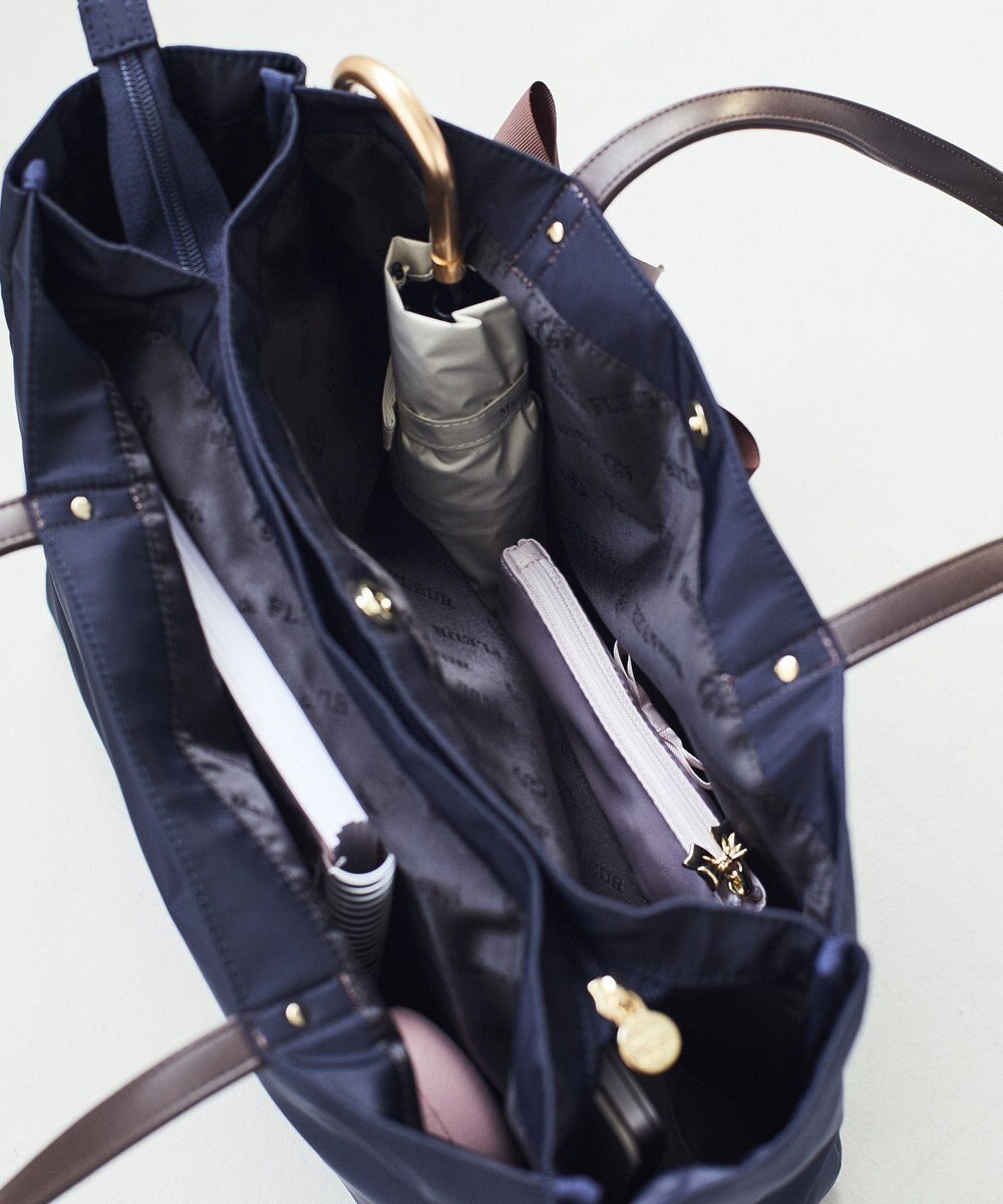 Maison de FLEUR リボンチャーム付き3ルームトートバッグ 