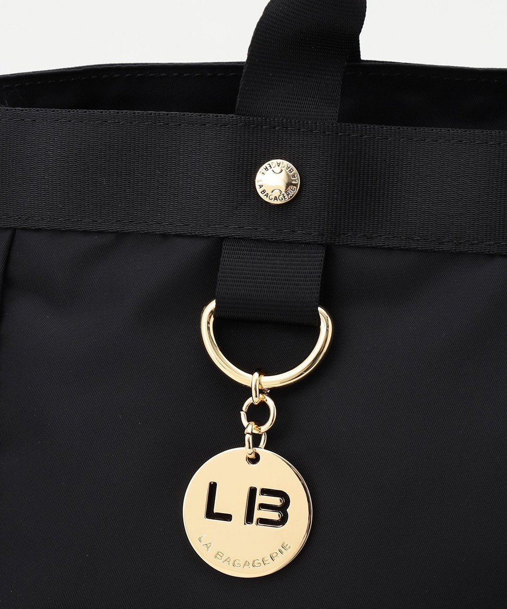 LA BAGAGERIE チャーム付き　ナイロンリュック 