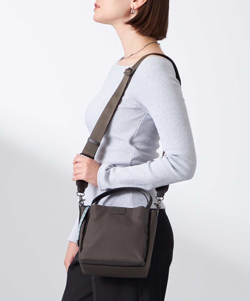 Y'SACCS 【大人のおしゃれ手帖10月号掲載】市川実和子×Y'SACCS　ナイロンすっきりミニマムトート 