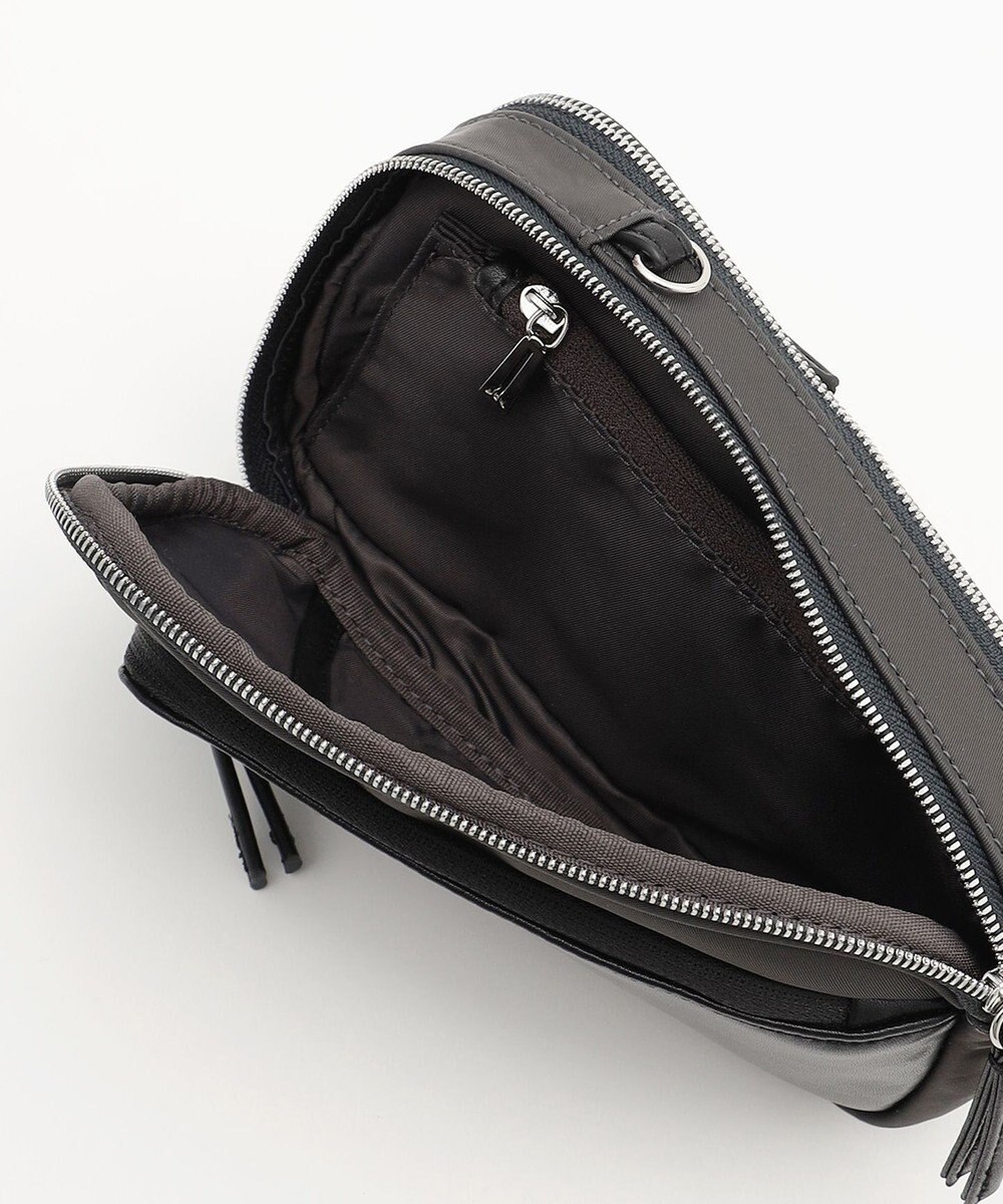 Y'SACCS ナイロン×リサイクルレザー　コンビマルチポシェット 