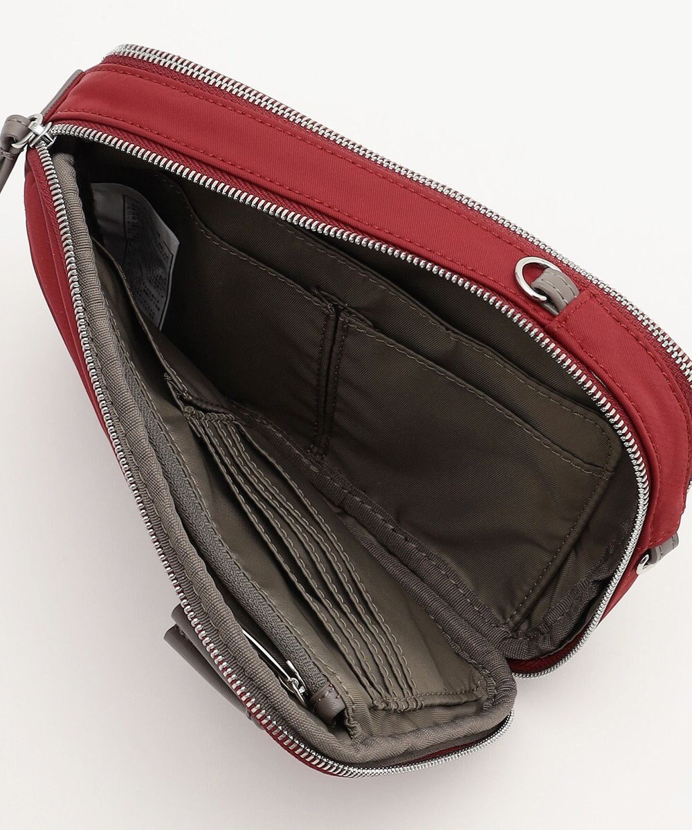 Y'SACCS ナイロン×リサイクルレザー　コンビマルチポシェット 