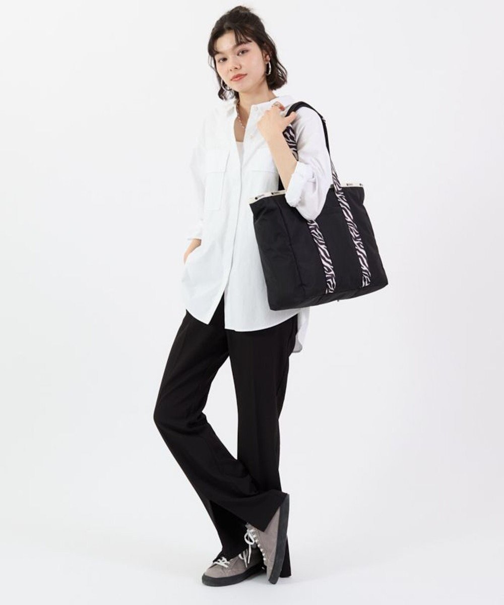 LeSportsac CLASSIC ZIP TOTE/ノワールゼブラ 