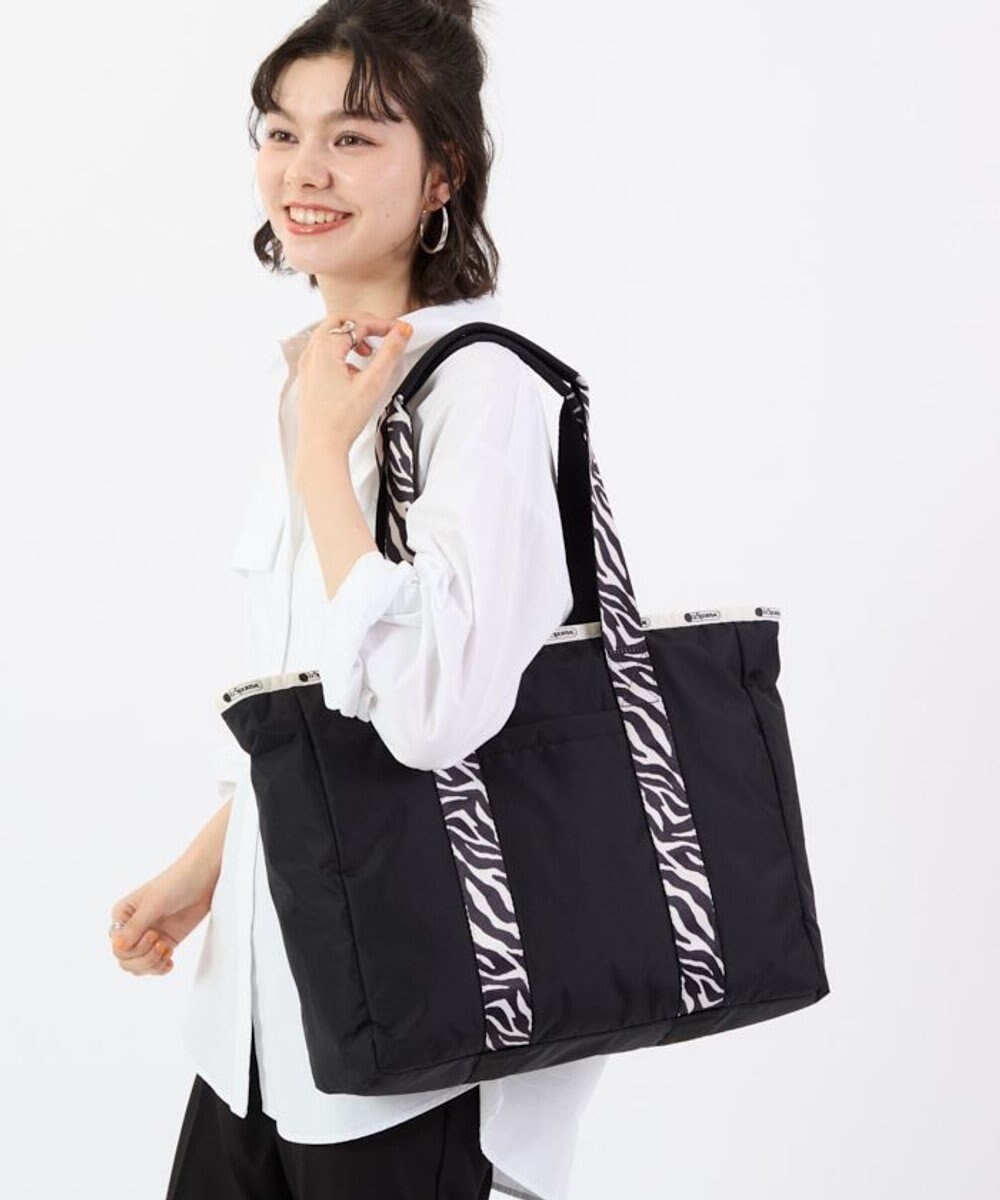 LeSportsac CLASSIC ZIP TOTE/ノワールゼブラ 