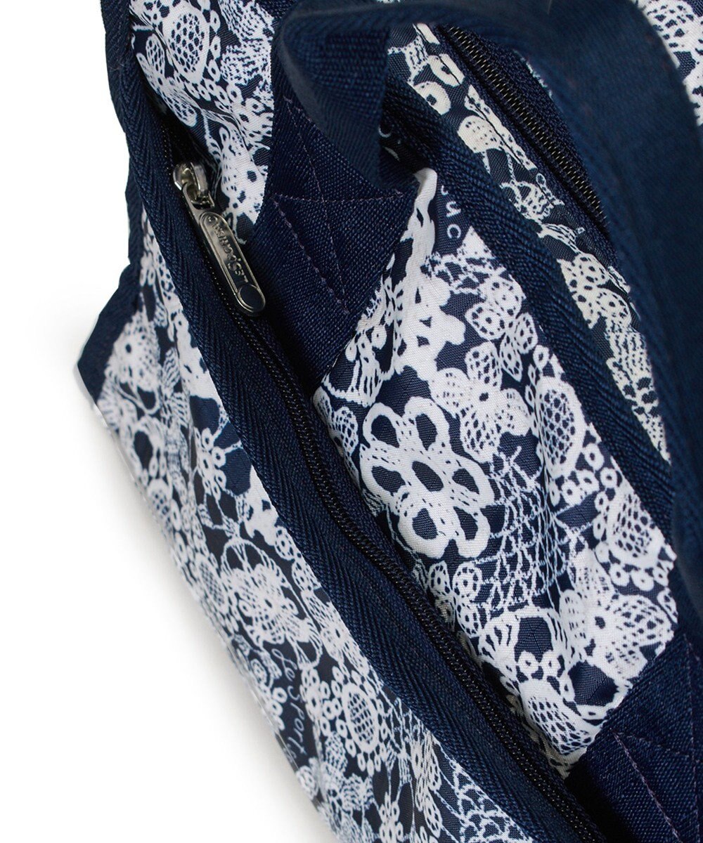 LeSportsac LARGE E/W TH TOTE/フローラルレースネイビー 
