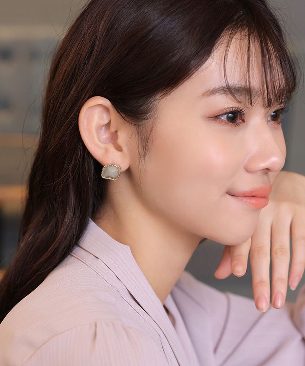 Tiaclasse カラースクエアピアス 