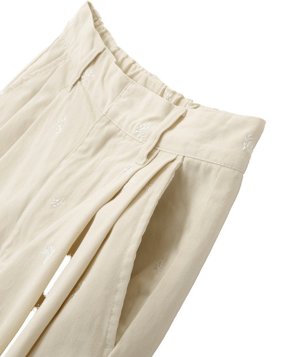 earth music&ecology 【綿100】フラワー刺繍ツイルカーブパンツ 