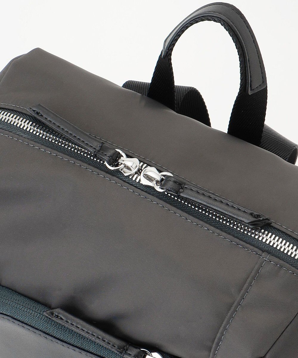 Y'SACCS ナイロン×リサイクルレザー　コンビマルチリュック 