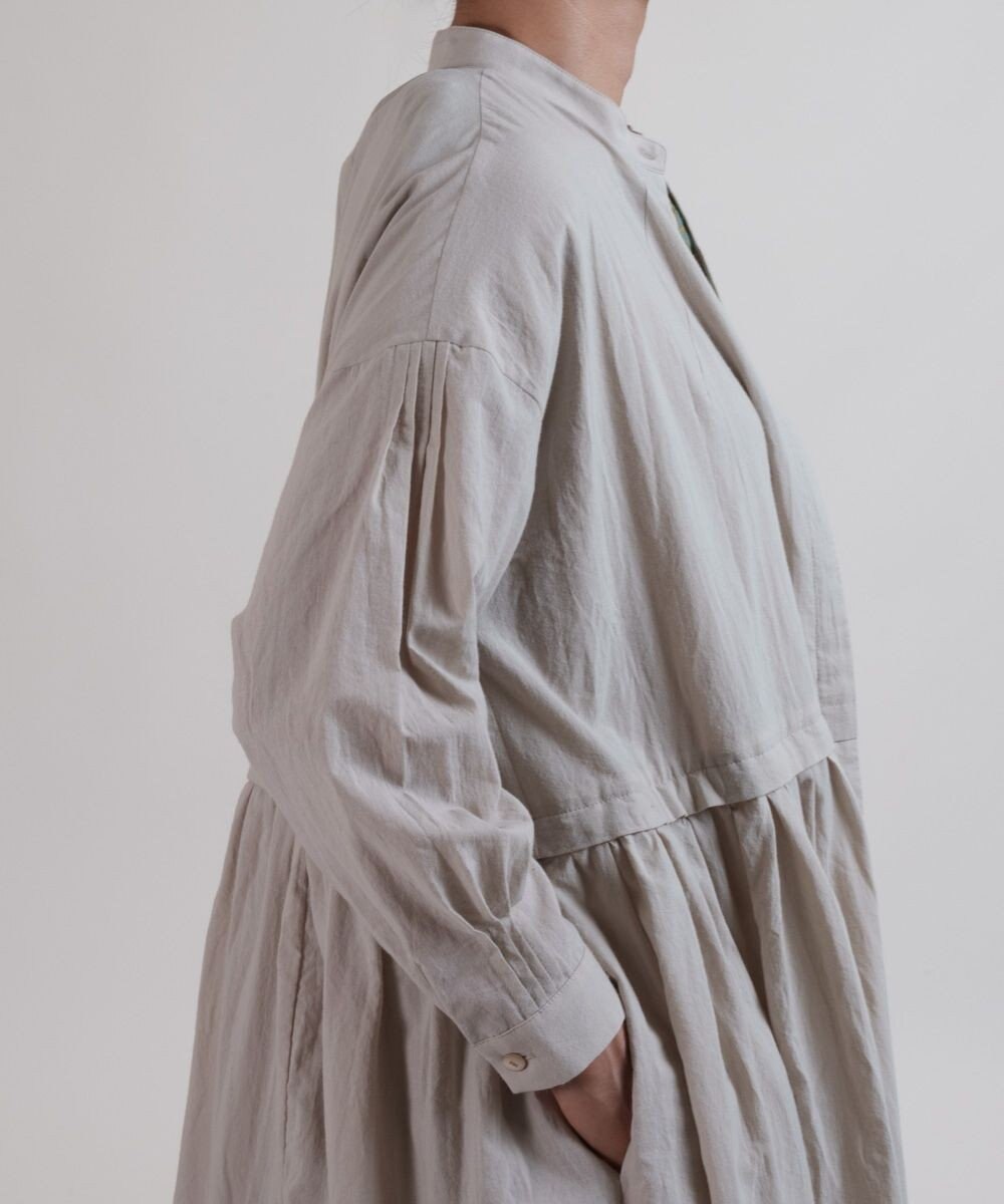 muuc 花刺繍モチーフのコットンローンワンピース 