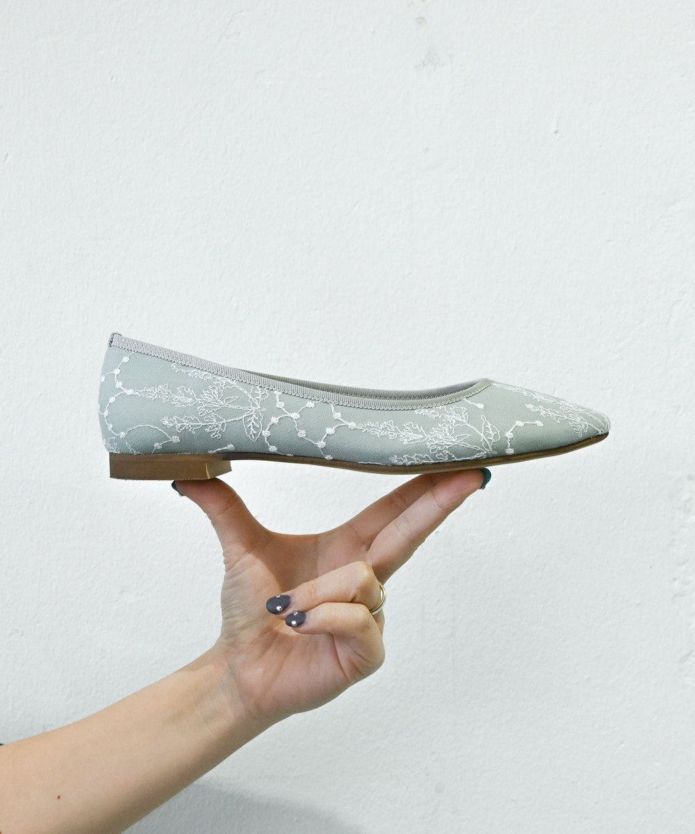 muuc イラカ柄刺繍のバレエシューズ 