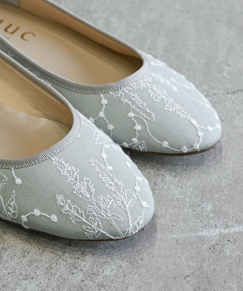 muuc イラカ柄刺繍のバレエシューズ 