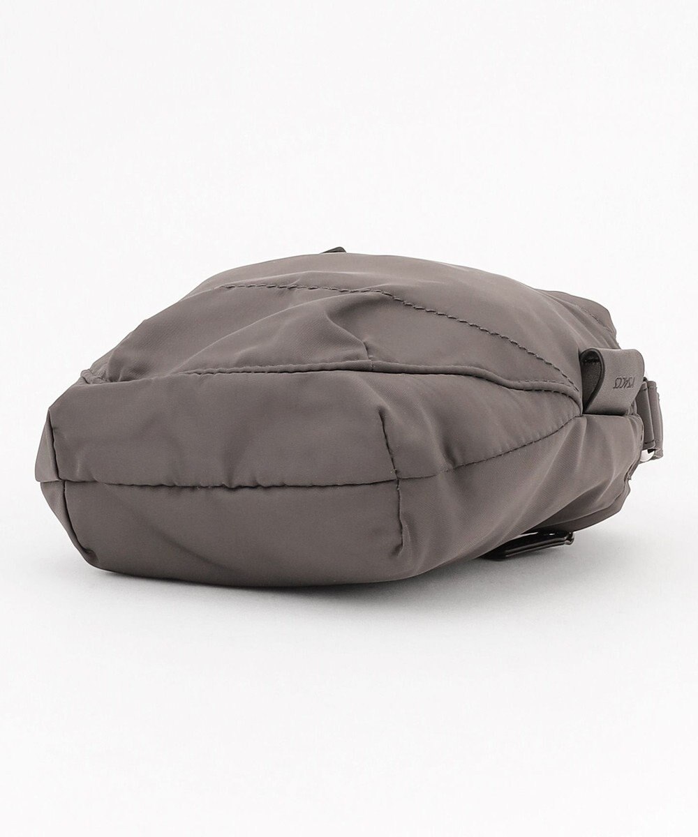 Y'SACCS ポリエステルツイル ポシェット 