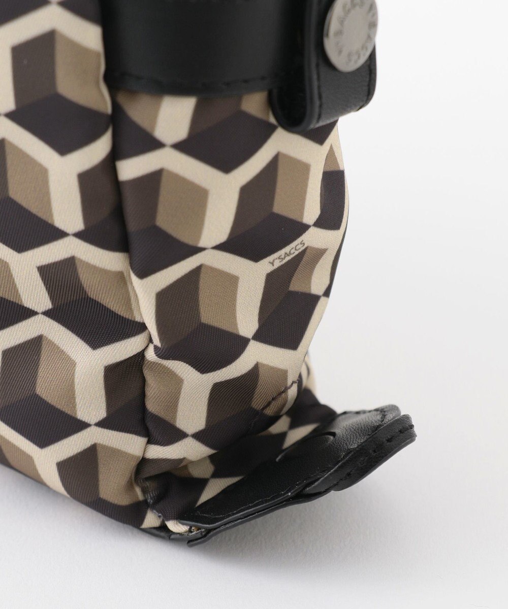 Y'SACCS キュービックモノグラム　スクエアショルダー 