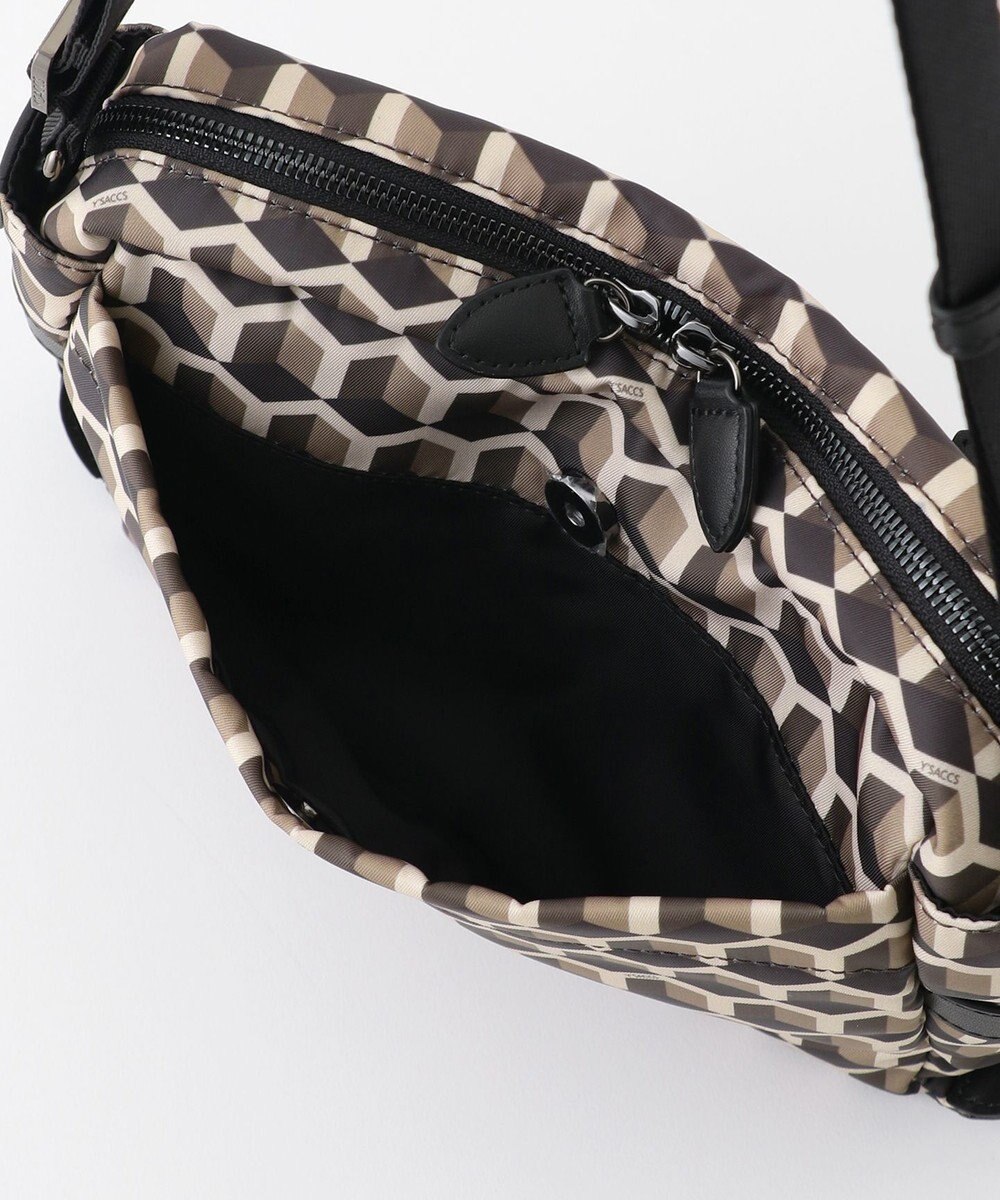 Y'SACCS キュービックモノグラム　スクエアショルダー 