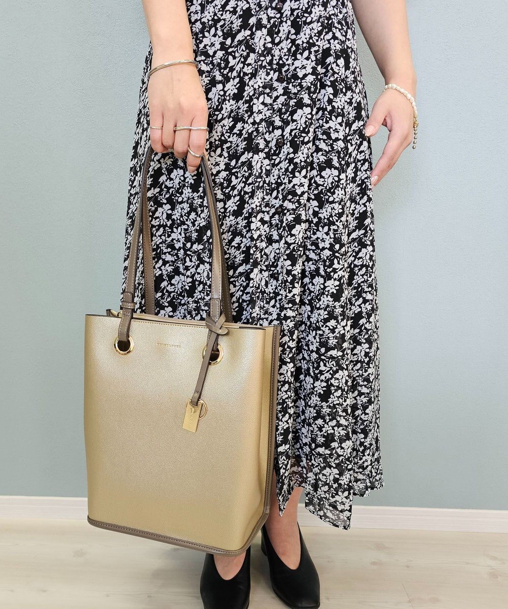 style code 【MERCURYDUO/マーキュリーデュオ】メタルアイレット　縦長トートバッグ 推し活ラージバッグ 縦長ショルダーバッグ 