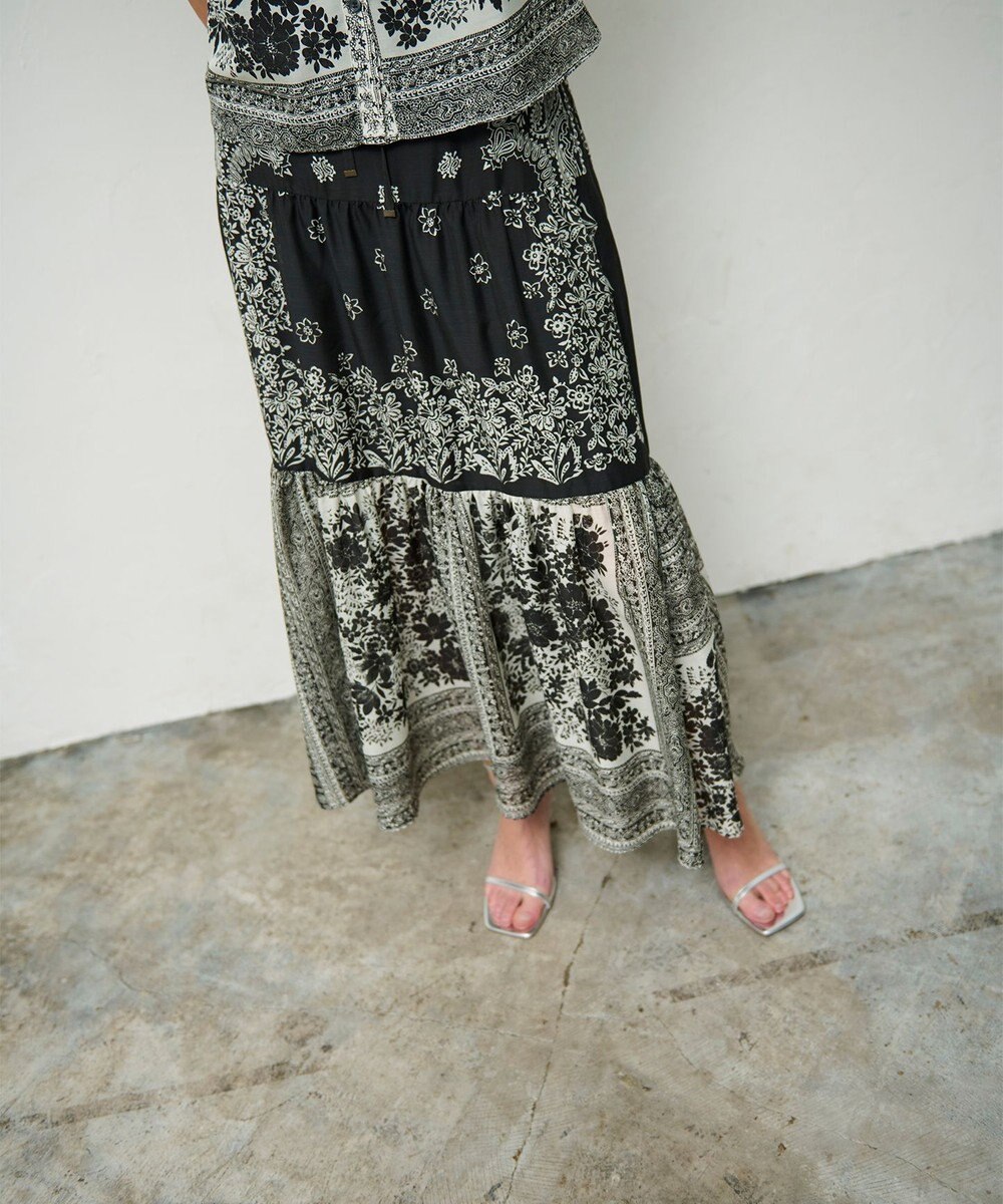 GRACE CONTINENTAL バンダナティアードスカート 