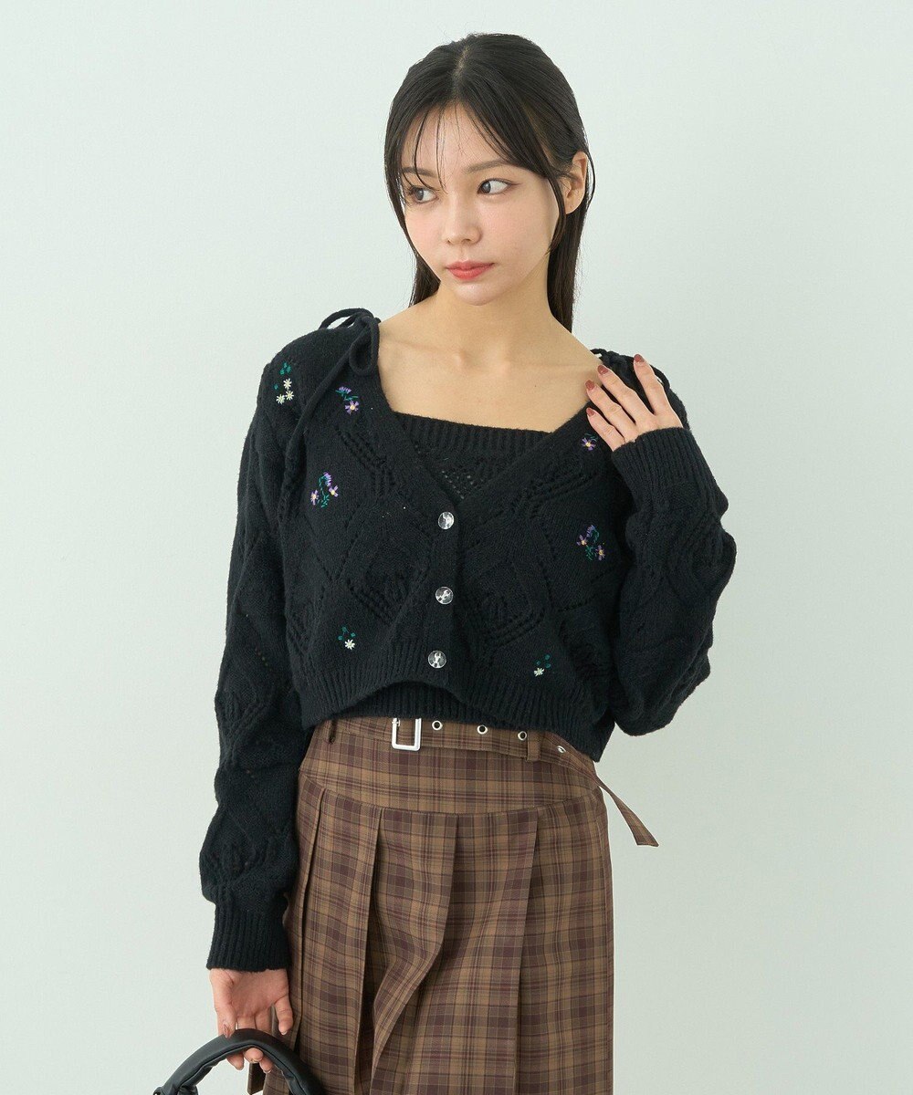 earth music&ecology ＳＥＴ２点刺繍ビスチェ＋カーディガン 