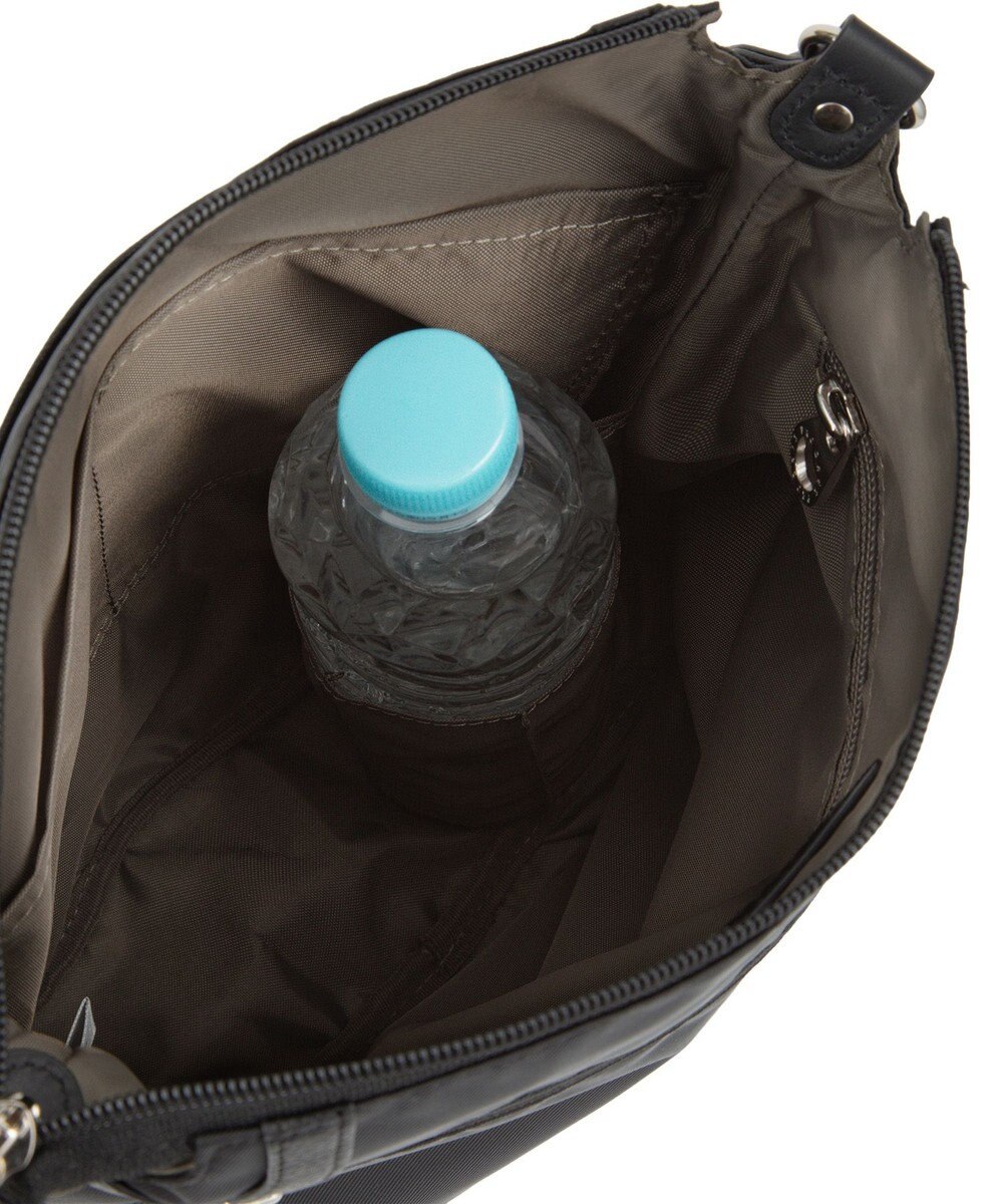 ACE BAGS & LUGGAGE PROGRES アベス ショルダーバッグ 縦型 20182 
