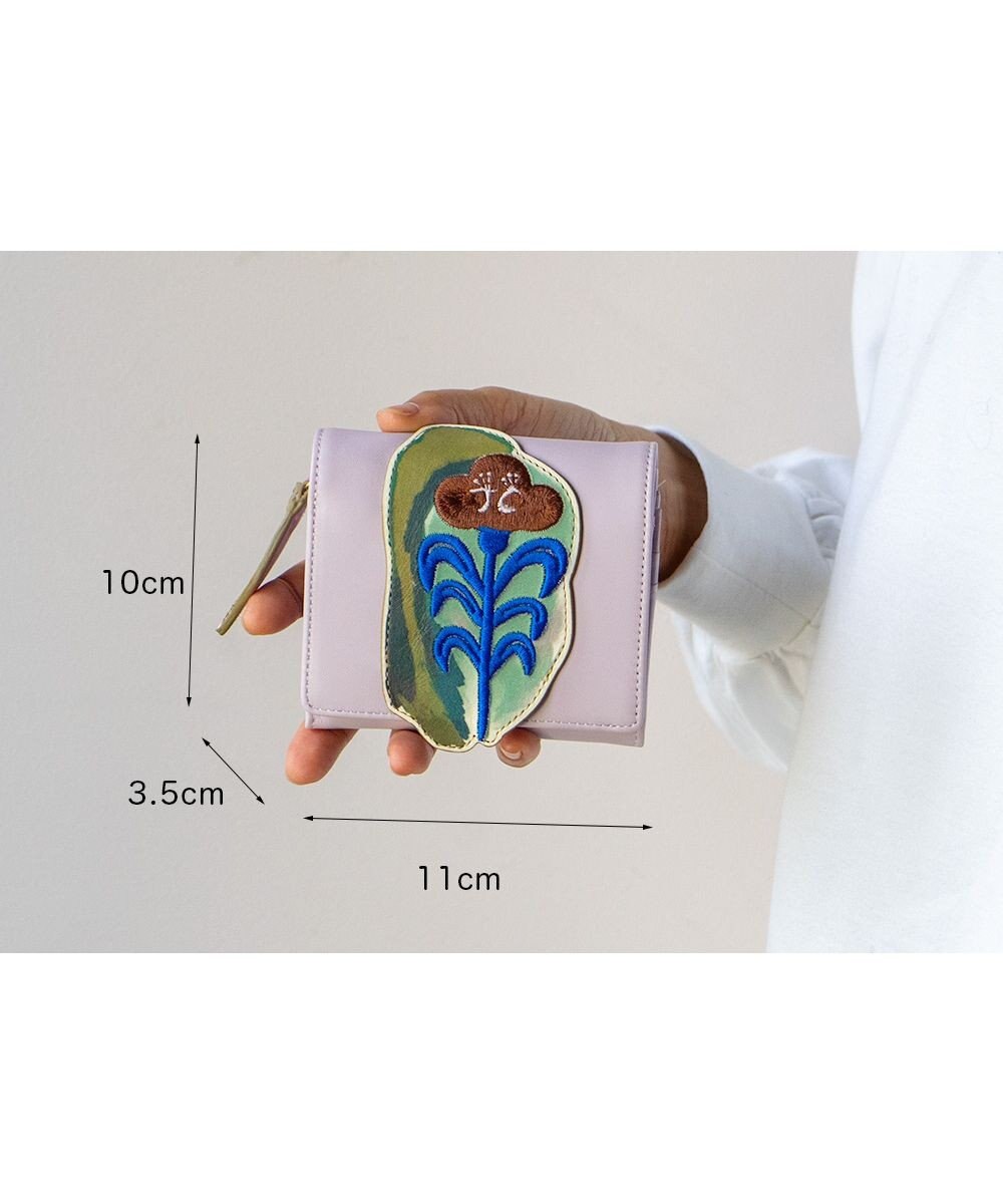 tsumori chisato CARRY 花ししゅう 2つ折り財布 