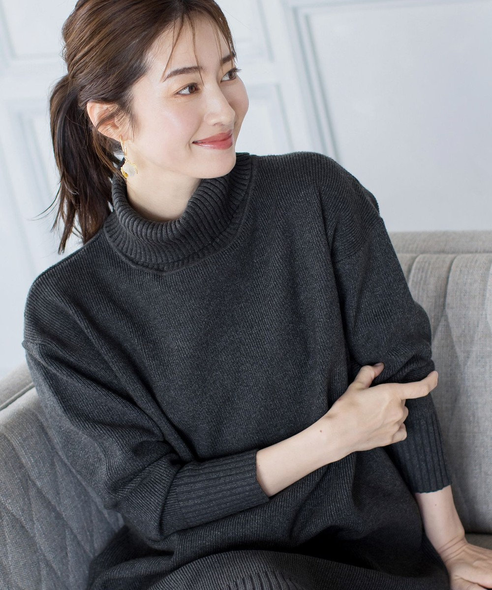 Tiaclasse 【洗える】華のあるニットタートルワンピース 