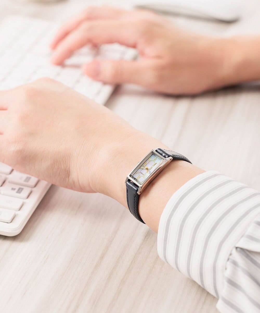 CITIZEN 【替えバンド付き2way 限定モデル】電池交換不要のスリムなスクエアモデル EG7040-74D 