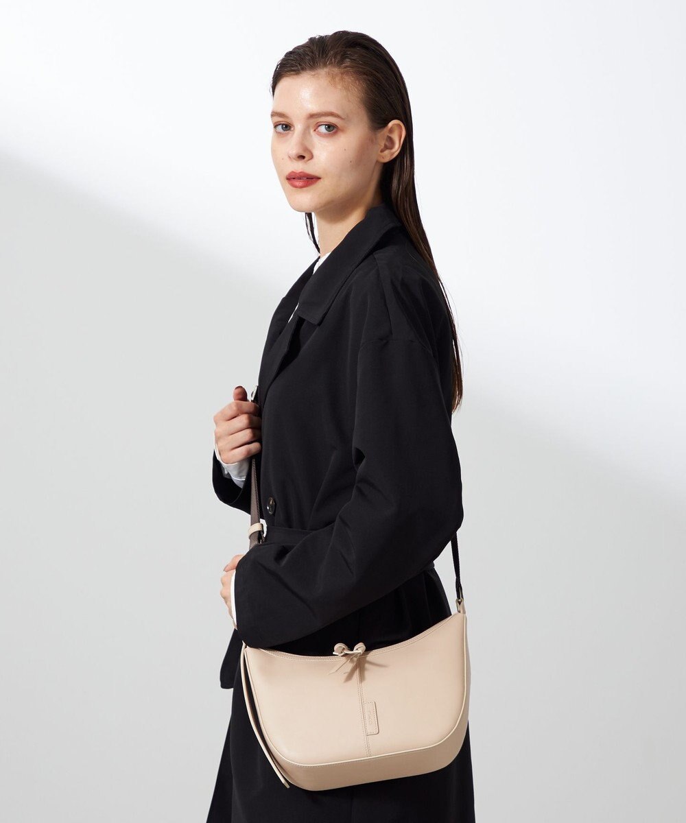 Y'SACCS ハーフムーンボディショルダーバッグ 