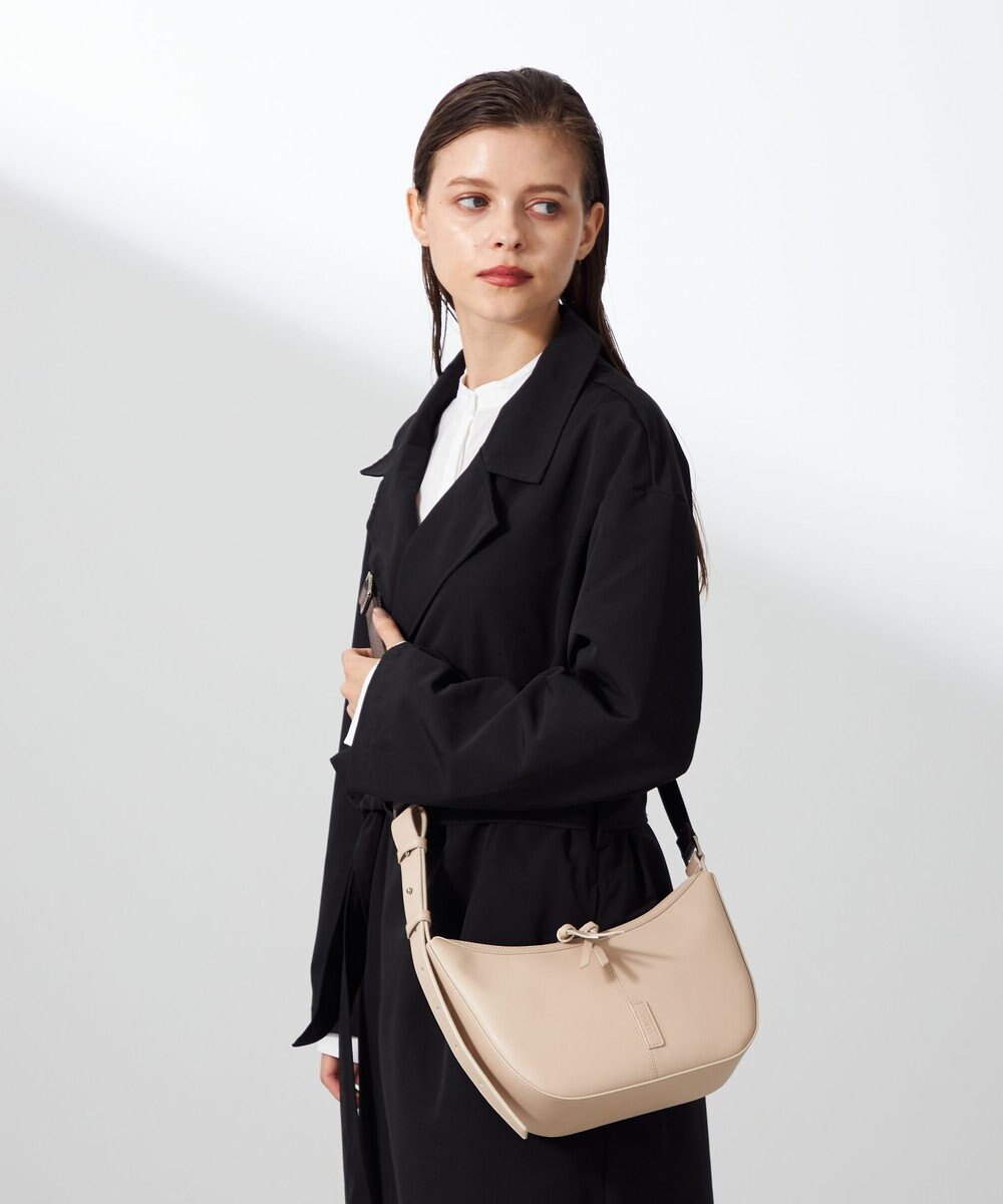 Y'SACCS ハーフムーンボディショルダーバッグ 