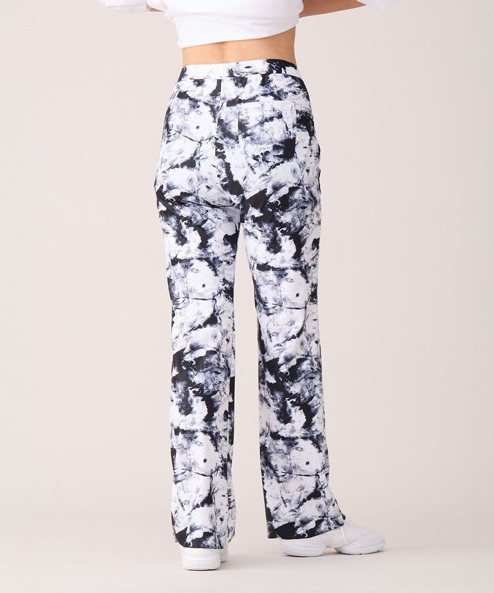 Chacott モノクロプリントブーツカットパンツ 