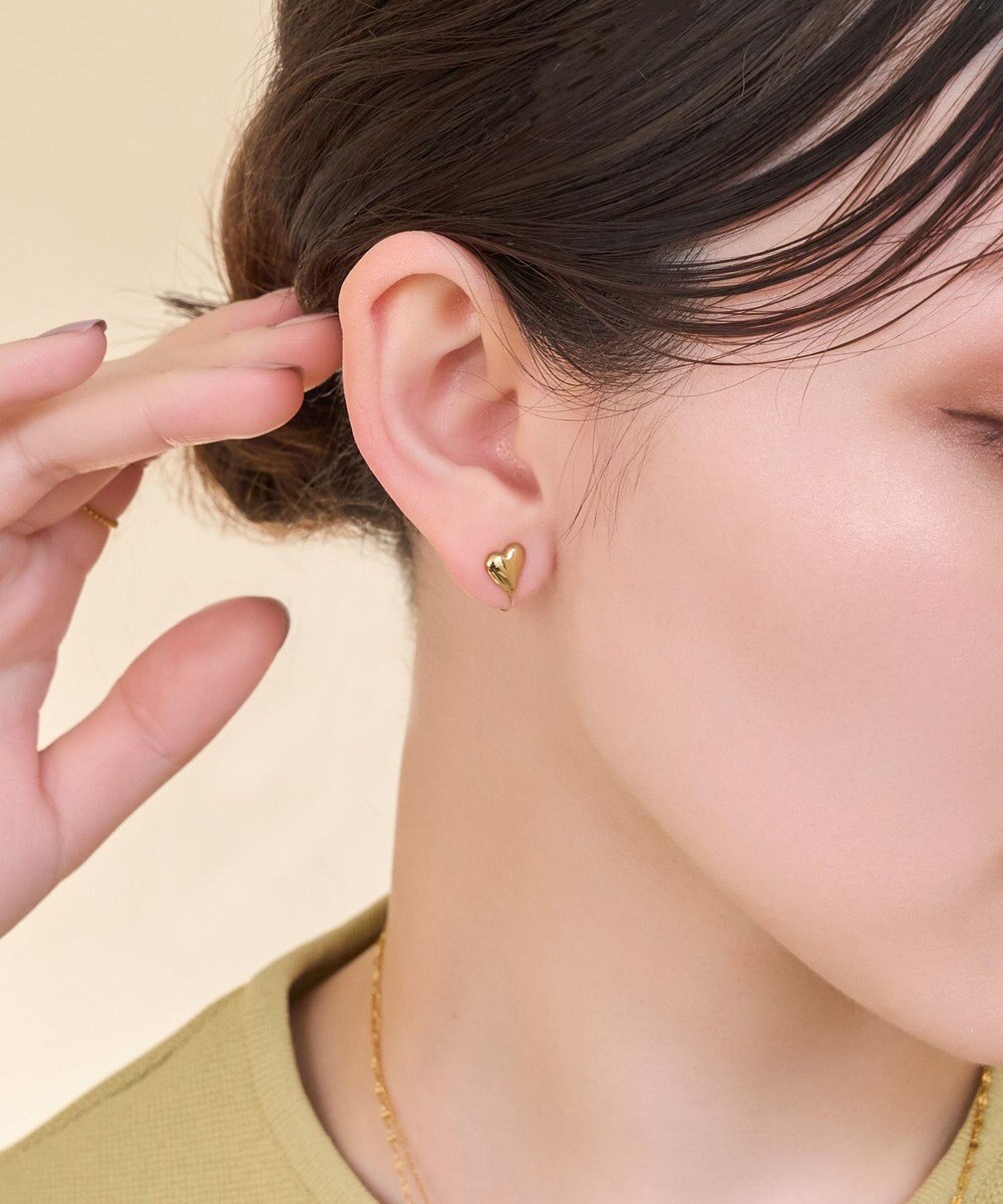 Phoebe 【痛くないシリーズ/金属アレルギー対応】ニュアンスハートライトフィットイヤリング　ゴールド 